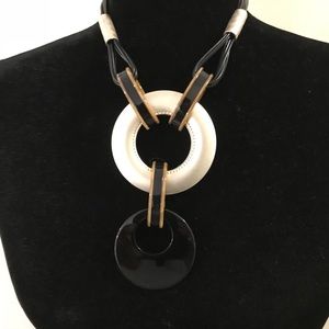 SOLD.......New 🔥Bold and beautiful... necklace